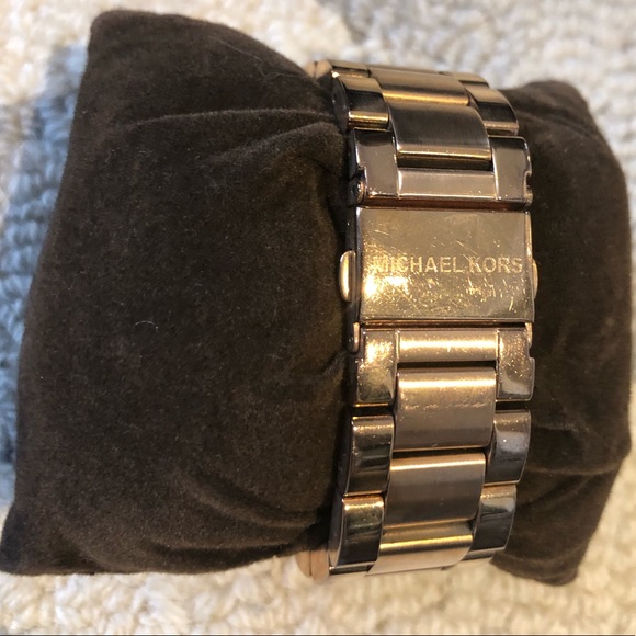 Micheal Kors rose gold watch - Picture 5 of 5